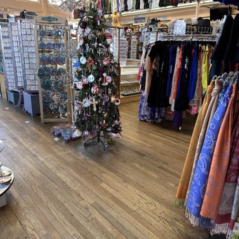 Harbor House Gifts - Gift Shops Near Me - Monterey, California Harbor House Gifts - Gift Shops Near Me - Monterey, California