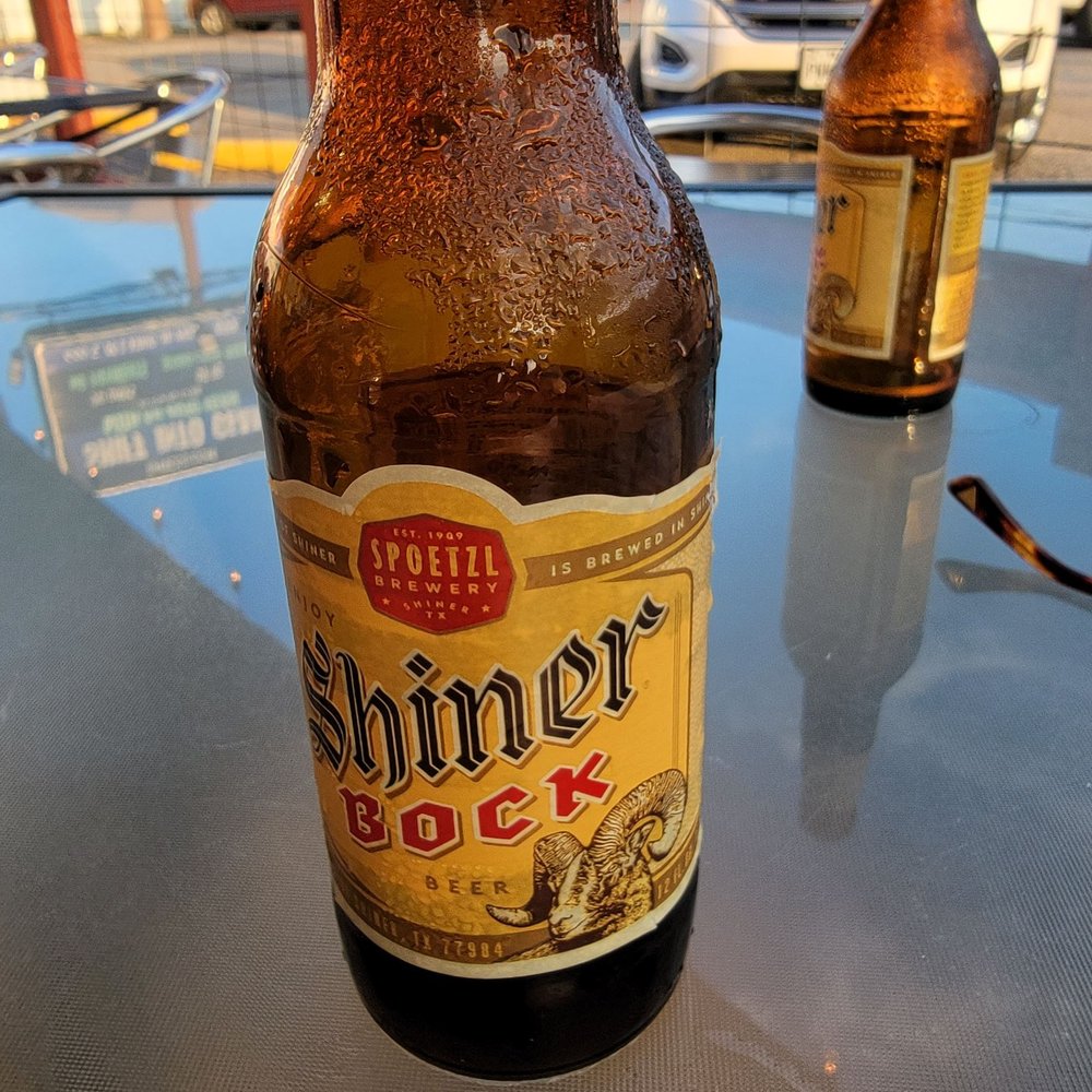 Daddio's Burger - Cold Shiner - Burgers Near Me - Beaumont, Texas