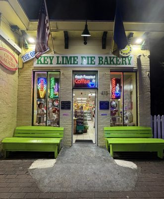 Key Lime Pie Bakery by null