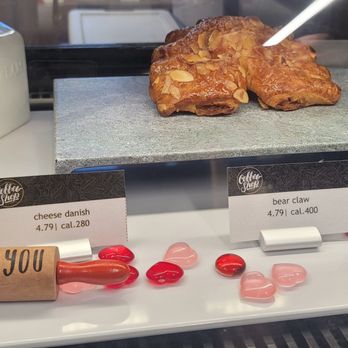 Cafe Eisenhower - Coffee & Tea Near Me - Rancho Mirage, California