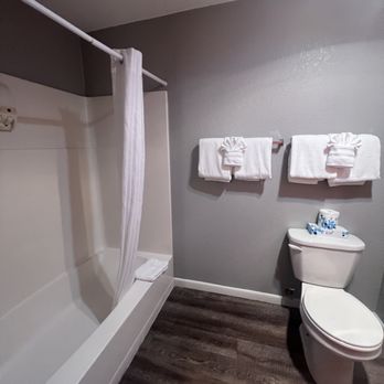 Coast River Inn by OYO Seaside - Hotels Near Me - Seaside, Oregon Coast River Inn by OYO Seaside - Hotels Near Me - Seaside, Oregon