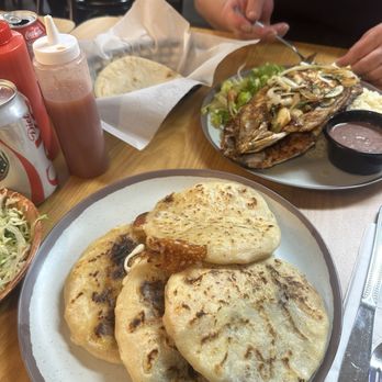 Los Cheros Pupuseria 2 - mojara y pupusas - Salvadoran Near Me - Riverside, California Los Cheros Pupuseria 2 - mojara y pupusas - Salvadoran Near Me - Riverside, California
