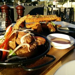 Point Restaurant & Bar - Fried chicken