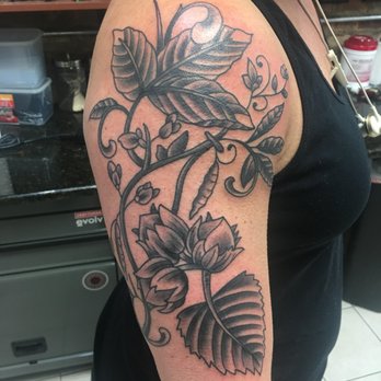 Deluxe Tattoo - The plants of my daughters - Tattoo Near Me - Chicago, Illinois Deluxe Tattoo - The plants of my daughters - Tattoo Near Me - Chicago, Illinois