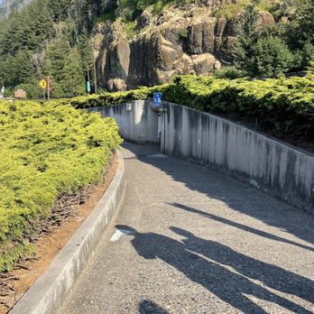 Multnomah Falls - Route from the parking area - Hiking Near Me - Bridal Veil, Oregon