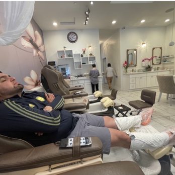 Bliss Nails & Spa - Great pedicure and relaxing massage chairs. - Nail Salons Near Me - Tigard, Oregon Bliss Nails & Spa - Great pedicure and relaxing massage chairs. - Nail Salons Near Me - Tigard, Oregon