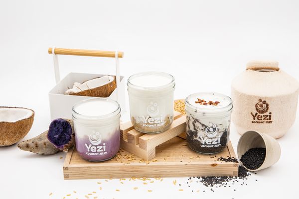 Yezi Coconut Dessert by null