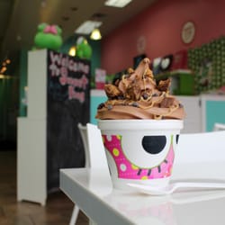sweetFrog Premium Frozen Yogurt - Premium Frozen Yogurt Palestine