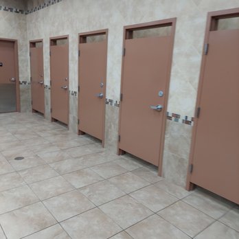 Buc-ee's - Women's restroom - Gas Stations Near Me - Denton, Texas