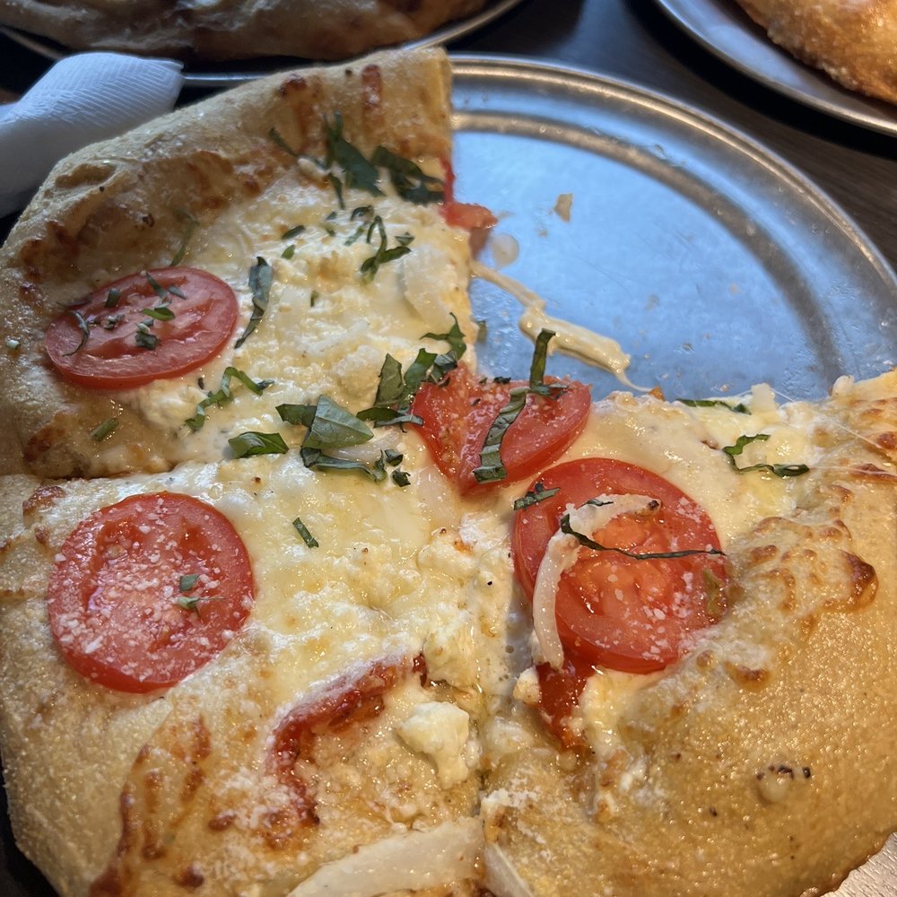 Mellow Mushroom - Great White - Pizza Near Me - St. Louis, Missouri