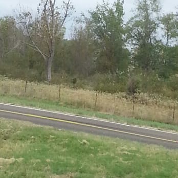 Soulman's Bar-B-Que - Access road to soulmans - Barbeque Near Me - Van, Texas