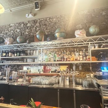 Limestone - Bar back - Pizza Near Me - Lawrence, Kansas