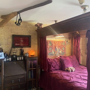 Hotel Sylvia - Harry Potter Room - Hotels Near Me - Newport, Oregon Hotel Sylvia - Harry Potter Room - Hotels Near Me - Newport, Oregon