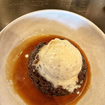 Gordon Ramsay Hell's Kitchen - Sticky Toffee Pudding - New American Near Me - Las Vegas, Nevada