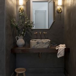 Portola Paints - Guru in Roman Clay
Design: Eye For Pretty
Photo: Jessica Brydson Photography