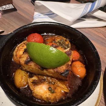 Monkeypod Kitchen - Cast iron shrimp - Tacos Near Me - Honolulu, Hawaii Monkeypod Kitchen - Cast iron shrimp - Tacos Near Me - Honolulu, Hawaii