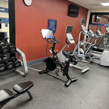 Hampton Inn Gloucester - Workout area - Hotels Near Me - Gloucester, Virginia