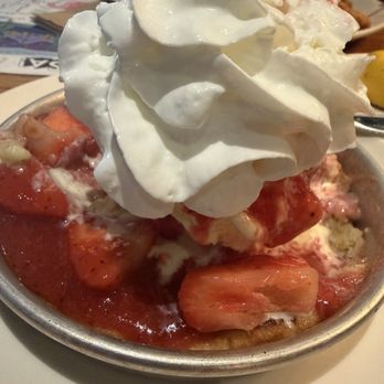 BJ's Restaurant & Brewhouse - Strawberry Shortcake Pizookie - New American Near Me - Las Vegas, Nevada