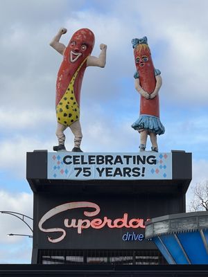 Superdawg Drive-In by null