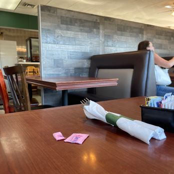 Dave's of Milton - Bars Near Me - Milton, Washington