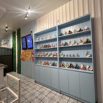 1102 Express Bubble Tea & Coffee - cute decor - Bubble Tea Near Me - Fort Worth, Texas