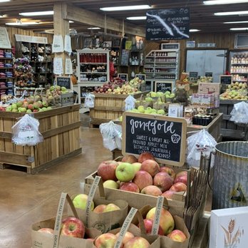 Evans Orchard & Cider Mill - Store area - Fruits & Veggies Near Me - Georgetown, Kentucky