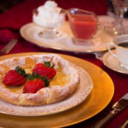 1897 Beekman House Bed & Breakfast - Dutch Babay Pancakes