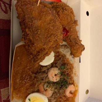 Jollibee - The 2 piece spicy Perfect Pair w/ Palabok (not pictured is the Pineapple Quencher) - Fast Food Near Me - Torrance, California Jollibee - The 2 piece spicy Perfect Pair w/ Palabok (not pictured is the Pineapple Quencher) - Fast Food Near Me - Torrance, California