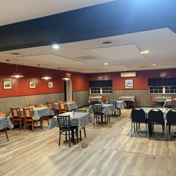 Angie’s Place - Dining room