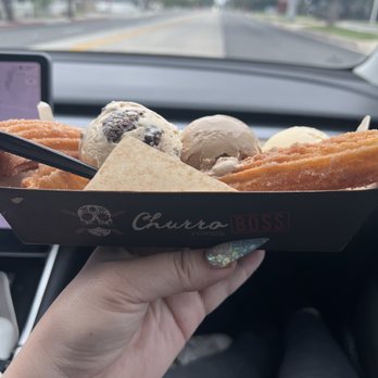 Churro Boss - Churro Split! - Desserts Near Me - Covina, California
