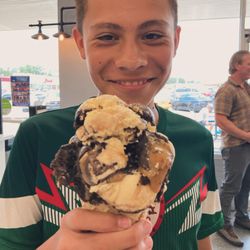 Hub City Creamery - Single Scoop in Cone- Yes BIG scoops