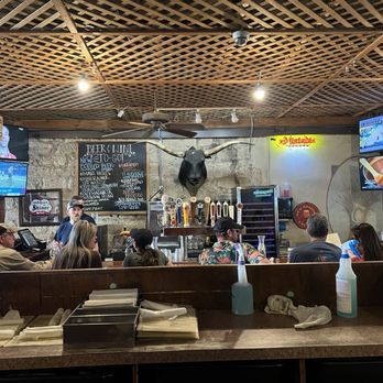 The Auslander - Bar - German Near Me - Fredericksburg, Texas