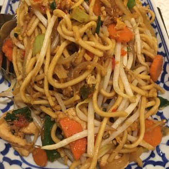 Orchid Thai House - Gelb Nudeln mit Hühnchen und Gemüse - Thai Near Me - Wolfsburg, NI Orchid Thai House - Gelb Nudeln mit Hühnchen und Gemüse - Thai Near Me - Wolfsburg, NI