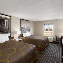 Super 8 by Wyndham Shepherdsville - Guest room