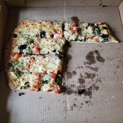 Cappo's - Amazing perfect Mediterranean pizza with vegan mozzarella. Most of it wound up in my stomach before I could take the picture.