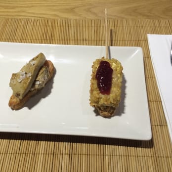 Los Arcos Bar - Solomillo ibérico con foie a la plancha y Queso Camembert rebozado en almendras y confitura de frambuesa. Increíble - Tapas Bars Near Me - Cornellà de Llobregat, B Los Arcos Bar - Solomillo ibérico con foie a la plancha y Queso Camembert rebozado en almendras y confitura de frambuesa. Increíble - Tapas Bars Near Me - Cornellà de Llobregat, B