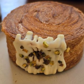 Bake On - New York Roll - Pistachio - Cafes Near Me - Oakville, Ontario Bake On - New York Roll - Pistachio - Cafes Near Me - Oakville, Ontario