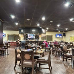 Lobby wjth televisions & bar Lobby wjth televisions & bar