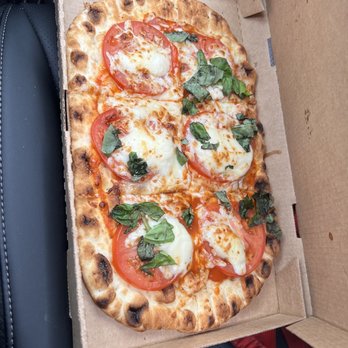 Panera Bread - Margarita Flatbread Pizza! Beautiful and delicious! - Salad Near Me - Fort Wayne, Indiana Panera Bread - Margarita Flatbread Pizza! Beautiful and delicious! - Salad Near Me - Fort Wayne, Indiana
