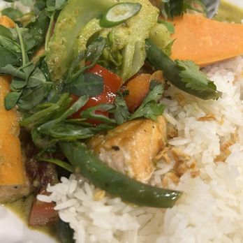 Southern Yankee Crafthouse - Salmon Thai Green Curry - Cocktail Bars Near Me - Houston, Texas Southern Yankee Crafthouse - Salmon Thai Green Curry - Cocktail Bars Near Me - Houston, Texas
