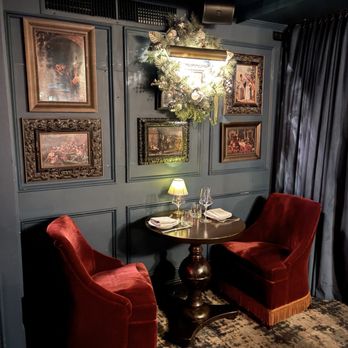 The Parlour Room - Cocktail Bars Near Me - New York, New York