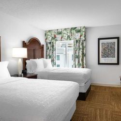Hampton Inn & Suites San Juan - Guest room