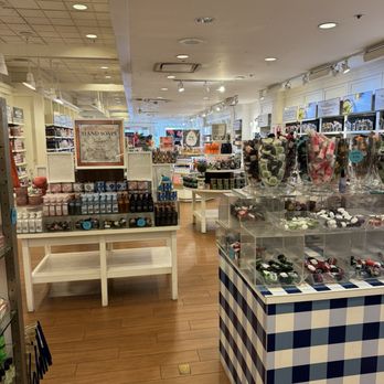 Bath & Body Works - Cosmetics & Beauty Supply Near Me - Fresno, California Bath & Body Works - Cosmetics & Beauty Supply Near Me - Fresno, California