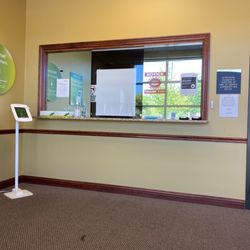 Quest Diagnostics - Window. Masks. Check-In iPad