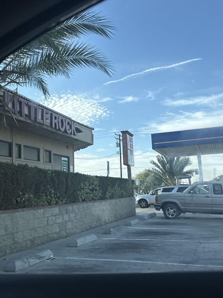 Littlerock Liquor & Jr Market Logo