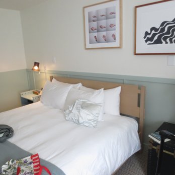 The Wayfinder Hotel - king bed - Hotels Near Me - Newport, Rhode Island The Wayfinder Hotel - king bed - Hotels Near Me - Newport, Rhode Island