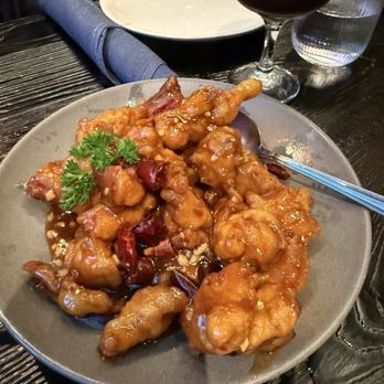 Vivienne's Bistro - General Tsos Chicken - Asian Fusion Near Me - Seattle, Washington