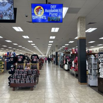 Buc-ee’s - Like a shopping mall - Convenience Stores Near Me - Luling, Texas