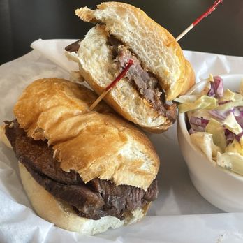 Pismo Brewing - Tri tip sandwich - Brewpubs Near Me - Pismo Beach, California Pismo Brewing - Tri tip sandwich - Brewpubs Near Me - Pismo Beach, California