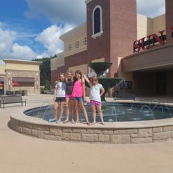 Sun Valley Commons - Kids before a movie